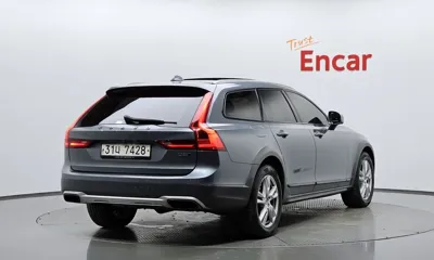 Volvo V90 2018, 252006 км, за 8867.57 USD