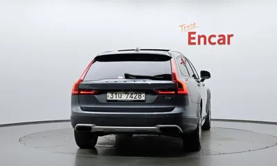 Volvo V90 2018, 252006 км, за 8867.57 USD