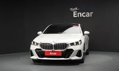 BMW 5-Series 2025, 5712 км, за 57850.19 USD