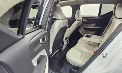 Volvo XC40 2023, 26999 км, за 24878.56 USD - фото 11