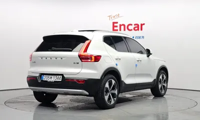 Volvo XC40 2025, 20294 км, за 27697.01 USD