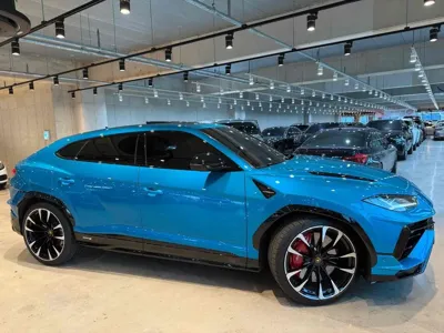 Lamborghini Urus 2024, 4000 км, за 236247.87 USD