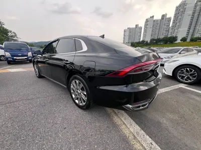 Hyundai Grandeur 2021, 82255 км, за 18445.58 USD