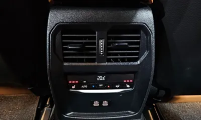 BMW i4 2024, 30422 км, за 38939.07 USD - фото 33
