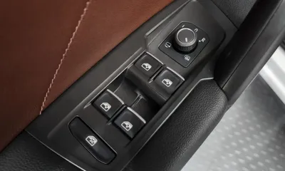 Volkswagen Tiguan 2022, 42680 км, за 18241.05 USD - фото 34