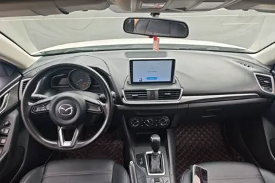 Mazda Mazda 3 Axela 2017, 51800 км, за 7459 USD
