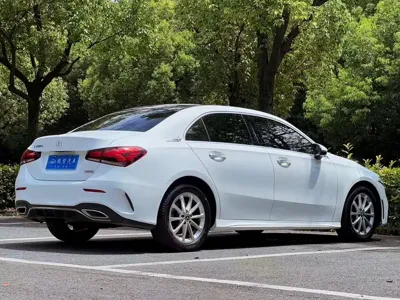Mercedes-Benz A-Class 2022, 60000 км, за 15611.76 USD
