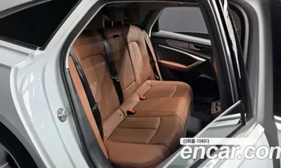Audi A6 2023, 42415 км, за 23785.92 USD - фото 12