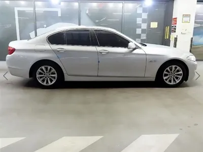 BMW 5-Series 2013, 183707 км, за 2966.63 USD