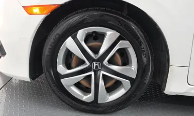 Honda Civic 2017, 105960 км, за 7870.55 USD