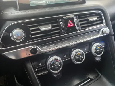 Genesis G70 2020, 27700 км, за 13456.74 USD - фото 13