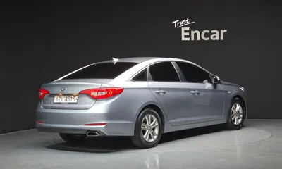 Hyundai Sonata 2015, 130625 км, за 4362.83 USD