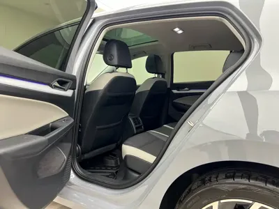 Volkswagen Golf 2022, 80000 км, за 11300.55 USD