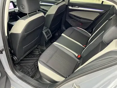 Volkswagen Golf 2022, 80000 км, за 11300.55 USD