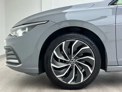 Volkswagen Golf 2022, 80000 км, за 11300.55 USD