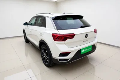 Volkswagen T-Roc 2022, 17600 км, за 22082 USD