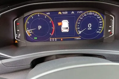 Volkswagen T-Roc 2022, 17600 км, за 22082 USD - фото 11