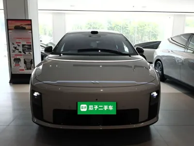 Li Auto Li Auto i8 2025, 6700 км, за 48363 USD - фото 2