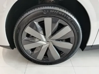 Li Auto Li Auto i8 2025, 6700 км, за 48363 USD - фото 8