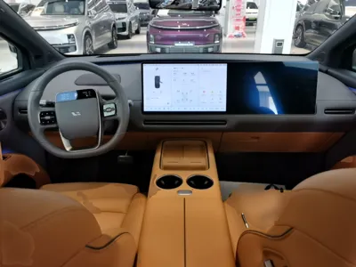 Li Auto Li Auto i8 2025, 6700 км, за 48363 USD - фото 13