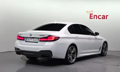 BMW 5-Series 2022, 66501 км, за 32985.22 USD
