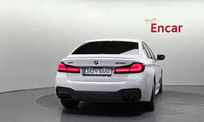 BMW 5-Series 2022, 66501 км, за 32985.22 USD
