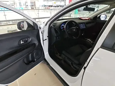 Honda Vezel 2020, 96800 км, за 8189.53 USD - фото 16