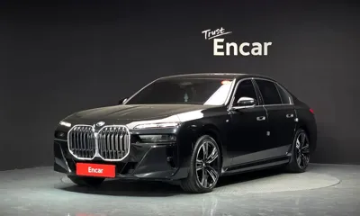 BMW i7 · 2024 год