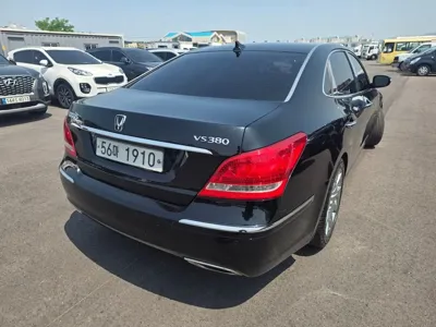 Hyundai Equus 2012, 137700 км, за 4420.46 USD