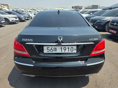 Hyundai Equus 2012, 137700 км, за 4420.46 USD