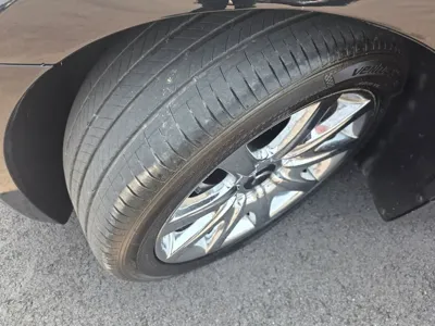 Hyundai Equus 2012, 137700 км, за 4420.46 USD