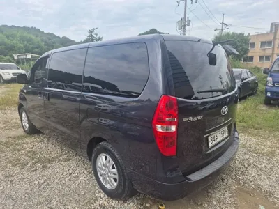 Hyundai Starex 2018, 116571 км, за 8334.96 USD