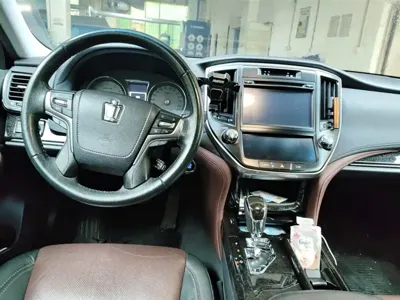 Toyota Crown 2018, 108300 км, за 16906.68 USD