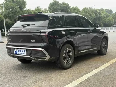 Hongqi Hongqi HS3 2024, 25000 км, за 11798.22 USD