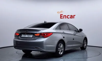 Hyundai Sonata 2014, 166511 км, за 2302.03 USD