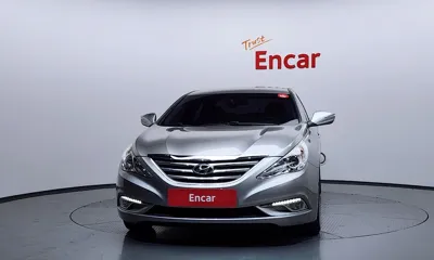 Hyundai Sonata 2014, 166511 км, за 2302.03 USD