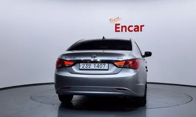 Hyundai Sonata 2014, 166511 км, за 2302.03 USD