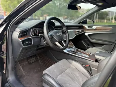 Audi A6L 2023, 60000 км, за 31753.21 USD