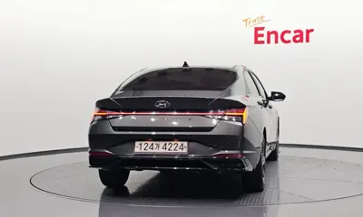 Hyundai Avante 2021, 112287 км, за 8139.61 USD