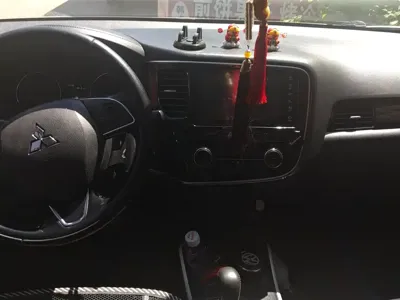 Mitsubishi Outlander 2017, 110500 км, за 6915.7 USD - фото 13