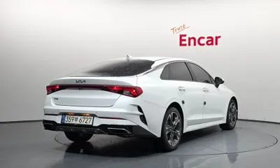 Kia K5 2022, 61306 км, за 12676.33 USD
