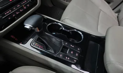 Kia Canival 2019, 75228 км, за 13238.4 USD - фото 9