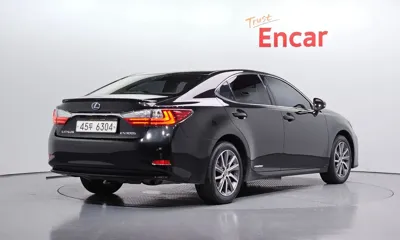 Lexus ES 2018, 106715 км, за 17180.08 USD
