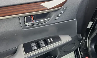 Lexus ES 2018, 106715 км, за 17180.08 USD - фото 20