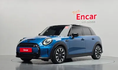 MINI Cooper · 2023 год