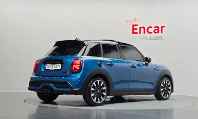MINI Cooper 2023, 26771 км, за 17583.3 USD