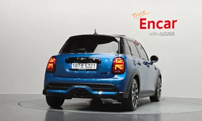 MINI Cooper 2023, 26771 км, за 17583.3 USD