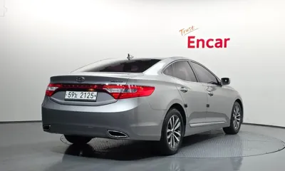 Hyundai Grandeur 2012, 92467 км, за 2636.27 USD