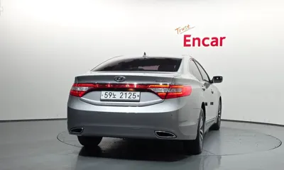 Hyundai Grandeur 2012, 92467 км, за 2636.27 USD