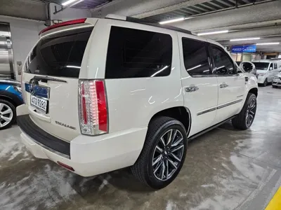 Cadillac Escalade 2009, 173301 км, за 8205.33 USD